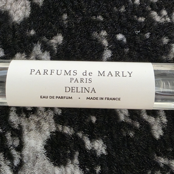 Delina by Parfums de Marly Eau de Parfum Scentbird Travel Spray .27 Fl Oz - Picture 2 of 8